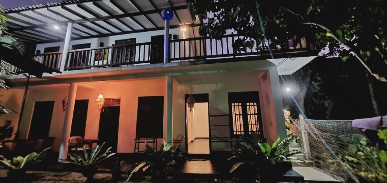 Sundance Surf Coconut Point Hotel Weligama Ngoại thất bức ảnh