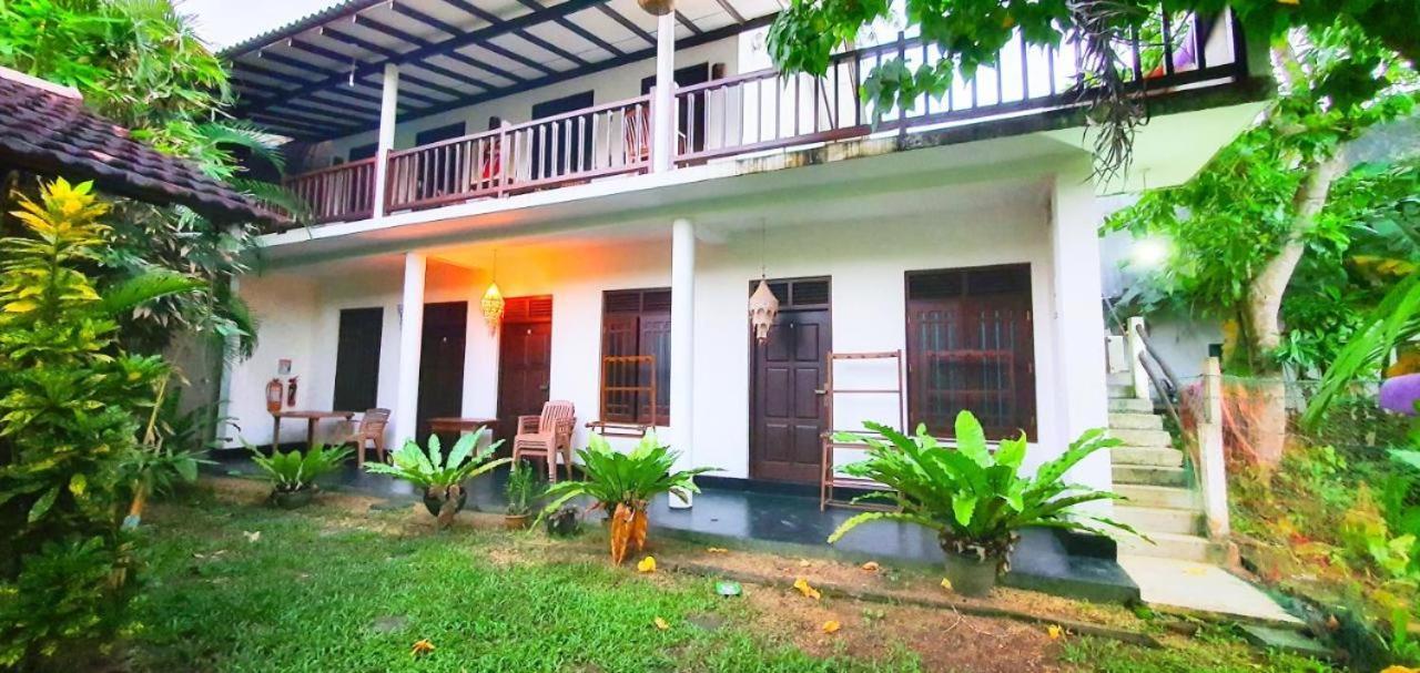 Sundance Surf Coconut Point Hotel Weligama Ngoại thất bức ảnh