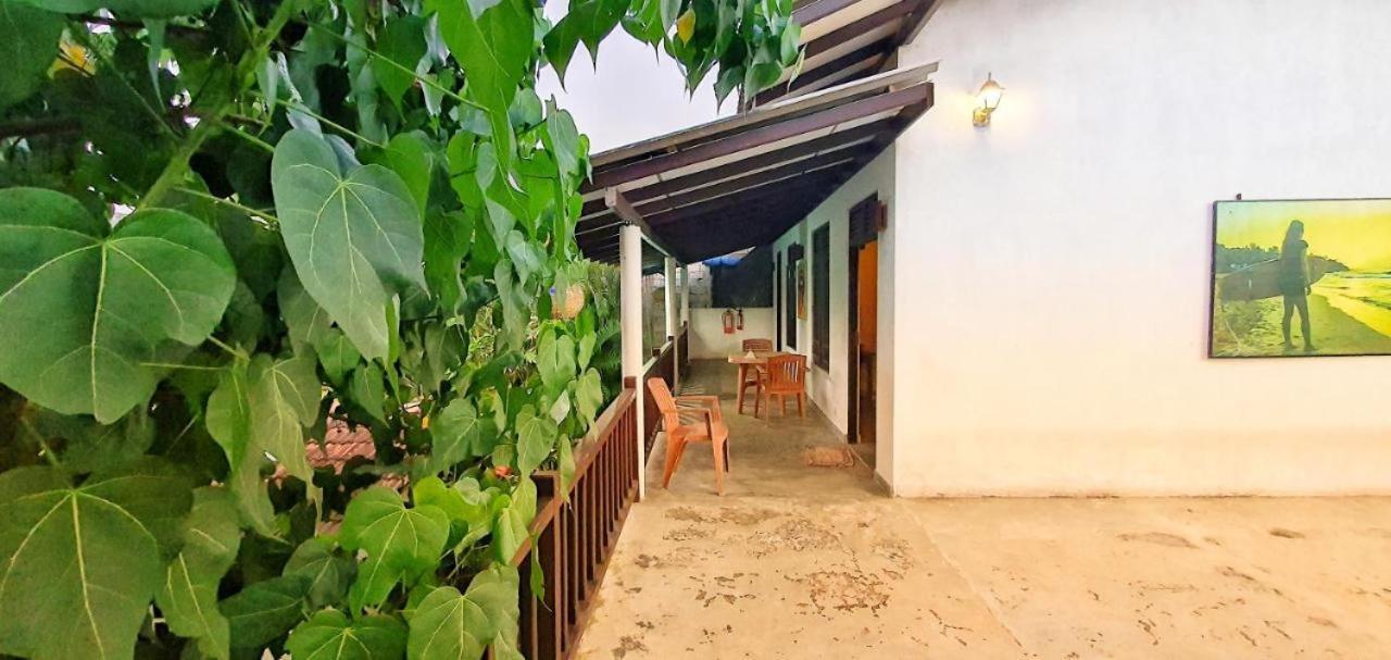 Sundance Surf Coconut Point Hotel Weligama Ngoại thất bức ảnh